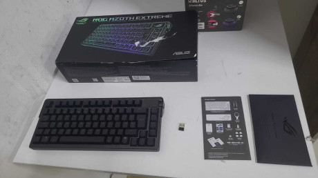 ASUS M702 AZOTH EXTREME UK KLAVYE(OUTLET)