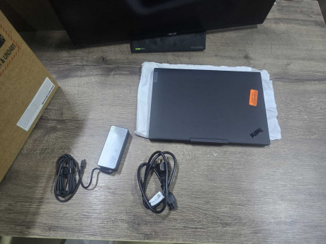 LENOVO P14S 21MFS2MQ00 R7 PRO - 8840HS 16G(OUTLET)