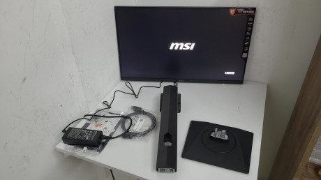 MSI MAG 274QF 27