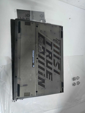 MSI CYBORG 15 A13VE-1479XTR I7-13620H 16GB(OUTLET)