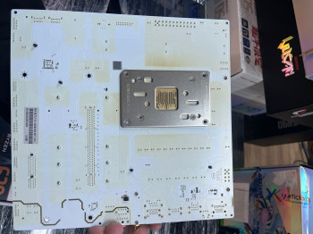 COLORFUL BATTLE-AX A620M-GHA WIFI V14 DDR5(OUTLET)