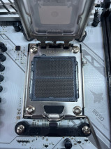 COLORFUL CVN B650 GAMING FROZEN V14 DDR5 7(OUTLET)
