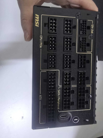 MSI MEG AI1600T PCIE5 1600W80+ TITANIUM FU(OUTLET)