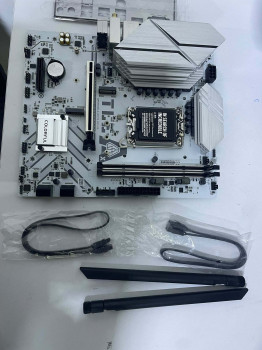 COLORFUL BATTLE-AX B760M-G WHITE WIFI V20 (OUTLET)