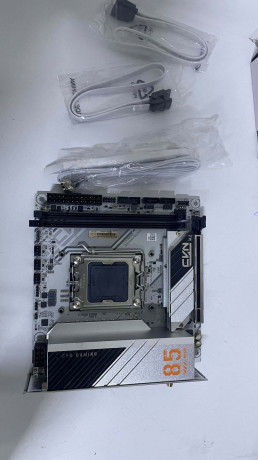 COLORFUL CVN B850I GAMING FROZEN V14 DDR5 (OUTLET)