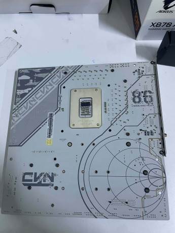COLORFUL CVN B850I GAMING FROZEN V14 DDR5 (OUTLET)
