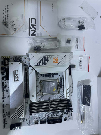 COLORFUL CVN B850I GAMING FROZEN V14 DDR5 (OUTLET)
