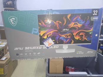 MSI MPG 321URXW QD-OLED 31.5