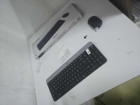 LOGITECH MK470 KABLOSUZ SET USB SİYAH 920-(OUTLET)